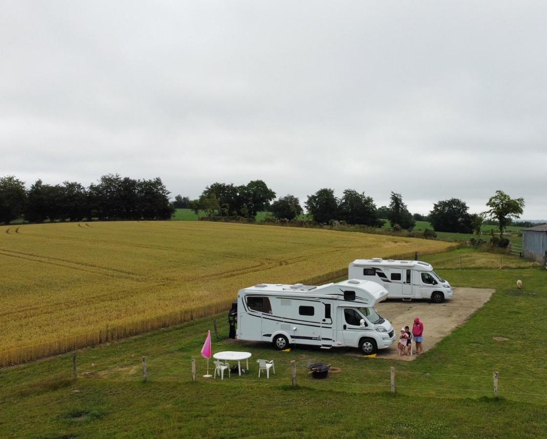 La Billardiere Camping A La Ferme Le Menil-Ciboult Экстерьер фото