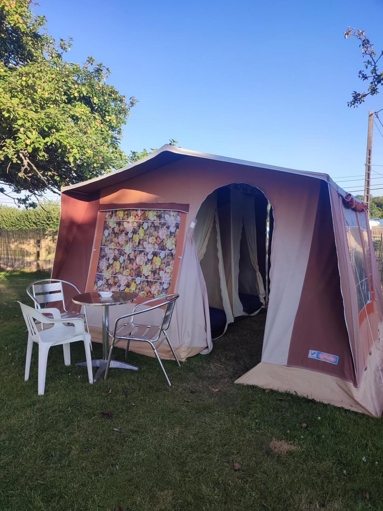 La Billardiere Camping A La Ferme Le Menil-Ciboult Экстерьер фото