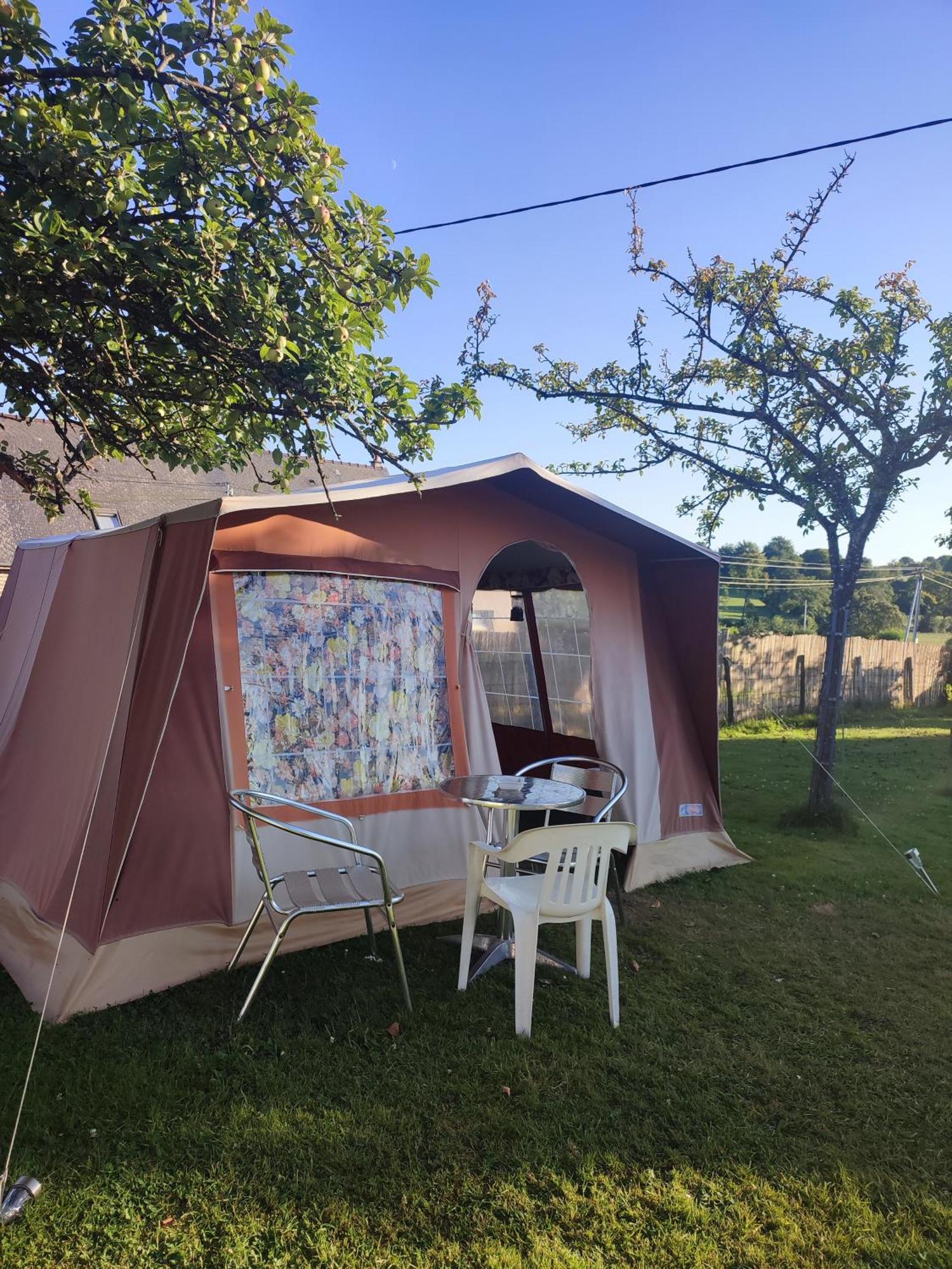 La Billardiere Camping A La Ferme Le Menil-Ciboult Экстерьер фото