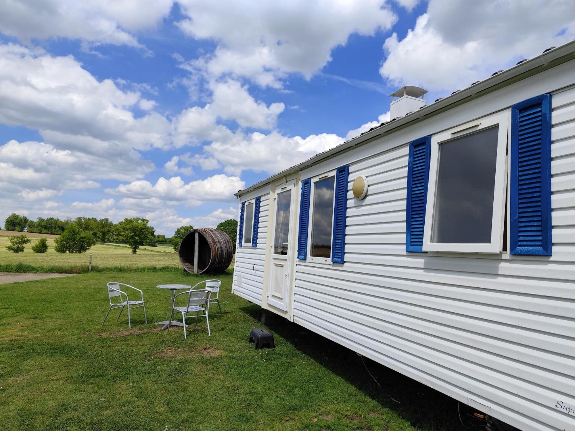 La Billardiere Camping A La Ferme Le Menil-Ciboult Экстерьер фото